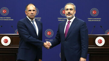 Γεραπετρίτης - Φιντάν: Σήμερα το πρωί η συνάντησή τους στην Αθήνα - Η ατζέντα των δύο πλευρών και τα σημεία τριβής