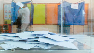 Εκλογές στην Τοπική Αυτοδιοίκηση:  Δήμαρχοι και περιφερειάρχες από τον α΄ γύρο, ηλεκτρονική ψήφος και νέα ψηφοδέλτια