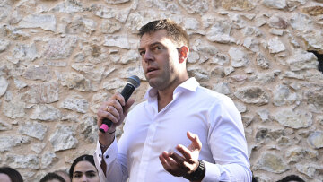 Στέφανος Κασσελάκης απαντά στον ΣΥΡΙΖΑ για τις offshore: Προσφεύγω στη Δικαιοσύνη κατά των συκοφαντών και λασπολόγων