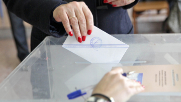 Δημοσκόπηση Opinion Poll: Πρωτιά για τη ΝΔ με διψήφια διαφορά από το ΠΑΣΟΚ - Εννέα κόμματα στη Βουλή