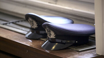 Αστυνομικός - Βουλή: Η φρίκη που βίωναν τα παιδιά του επί μια 8ετία  - Το αγόρι είχε πέσει από το μπαλκόνι