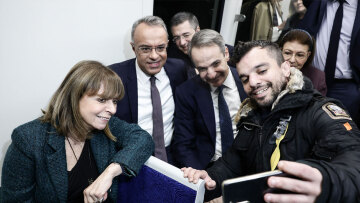 Βίντεο: Η πρώτη βόλτα του μετρό Θεσσαλονίκης με επιβάτη τον πρωθυπουργό - Να το χαρείτε, είπε στον κόσμο 