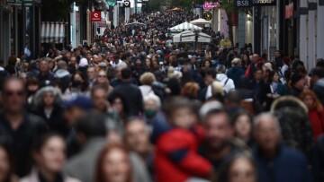 Ανοιχτά μαγαζιά σήμερα: Το ωράριο για την Κυριακή (1/12) και πότε κλείνουν - Τι ισχύει για τα σούπερ μάρκετ