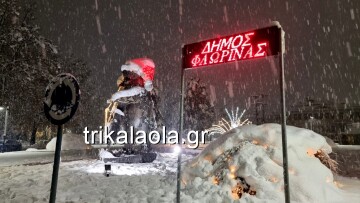 Φλώρινα: Χωριό του Άι Βασίλη θυμίζει η πόλη- Το ύψος του χιονιού ξεπερνά τους 20 πόντους