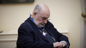 Κώστας Γεωργουσόπουλος: Ο διανοούμενος που έγραψε τα «χίλια μύρια κύματα»