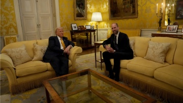 Ο Τραμπ συναντήθηκε με τον πρίγκιπα Γουίλιαμ στο Παρισι: «Κάνεις φανταστική δουλειά» - Βίντεο