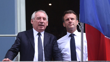 Ο Φρανσουά Μπαϊρού νέος πρωθυπουργός της Γαλλίας - Η ανατροπή με την απόφαση Μακρόν