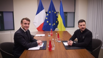 Ο Ζελένσκι λέει ότι συζήτησε με τον Μακρόν το ενδεχόμενο ανάπτυξης δυτικών στρατευμάτων στην Ουκρανία 