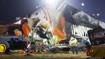 Νότια Κορέα: Το πιο πολύνεκρο αεροπορικό δυστύχημα στην ιστορία της χώρας - «Είχε σχεδόν φτάσει σπίτι» λέει με λυγμούς πατέρας που έχασε την κόρη του