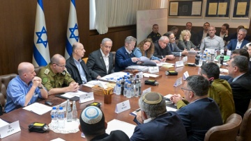 Η ισραηλινή κυβέρνηση ενέκρινε τη συμφωνία με τη Χαμάς για την εκεχειρία στη Γάζα 