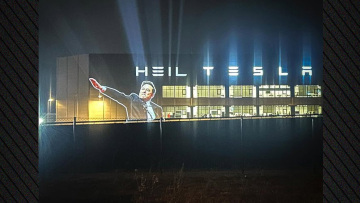 Ακτιβιστική επίθεση με τον ναζιστικό χαιρετισμό του Μασκ στο εργοστάσιο της Tesla στο Βερολίνο - Δείτε βίντεο