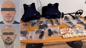 Ολόκληρο οπλοστάσιο εντοπίστηκε στο σπίτι των δραστών της μαφιόζικης δολοφονίας στους Θρακομακεδόνες - Δείτε φωτογραφίες