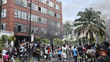 Αποχωρούν οι υπάλληλοι της πρεσβείας των ΗΠΑ από το Κονγκό - Επιθέσεις και λεηλασίες ακόμα και στα γραφεία του ΟΗΕ
