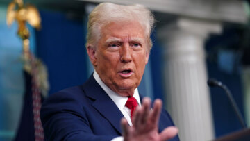 Ντόναλντ Τραμπ: Μετά τον Παναμά, τη Γροιλανδία και τον Καναδά θέλει και τη Γάζα – Ανάλυση του Reuters