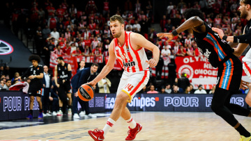 Παρί-Ολυμπιακός 73-90: Οι «ερυθρόλευκοι» μετέτρεψαν το ντέρμπι σε περίπατο και παρέμειναν στην κορυφή της Euroleague - Βίντεο