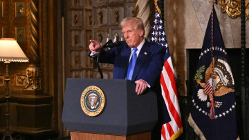 ΗΠΑ: Το Associated Press μηνύει τον Λευκό Οίκο για τον αποκλεισμό του από τις ενημερώσεις Τραμπ