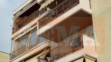 Σκότωσε τη γυναίκα του και αυτοκτόνησε πηδώντας από το μπαλκόνι του σπιτιού τους στη Θεσσαλονίκη