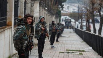 Τουλάχιστον 1.383 πολίτες σκοτώθηκαν από την 6η Μαρτίου από τις δυνάμεις ασφαλείας των de facto αρχών της Συρίας 