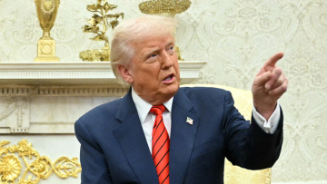 Θα προσαρτήσουμε τη Γροιλανδία, επιμένει ο Τραμπ και ειρωνεύεται τα δικαιώματα που έχει η Δανία