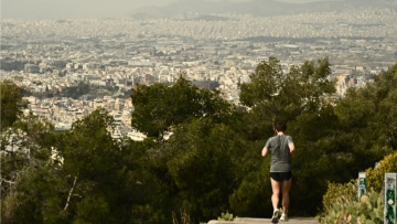 Καιρός: Σαββατοκύριακo με 30άρια και αφρικανική σκόνη - Έρχονται βροχές και βουτιά της θερμοκρασίας 