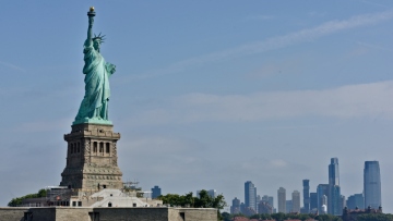 Γάλλος ευρωβουλευτής ζητά πίσω το Άγαλμα της Ελευθερίας από τους Αμερικανούς