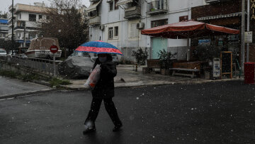 Τελειώνει το μίνι καλοκαίρι και επιστρέφει ο χειμώνας - «Βουτιά» της θερμοκρασίας και χιόνια από την Τρίτη 