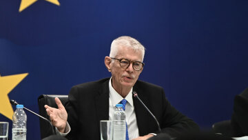 Αντιπολίτευση για παραίτηση Δοξιάδη: Η επανεκκίνηση δεν κράτησε ούτε 48 ώρες λέει το ΠΑΣΟΚ - Δεν σώζεται από τη φθορά λέει ο Φάμελλος  