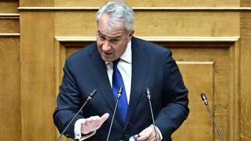 Τέλος από Βορίδη στις παρατάσεις προθεσμιών για χορήγηση άδειας παραμονής σε μετανάστες