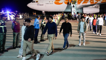 Νέες πτήσεις επαναπατρισμού από τις ΗΠΑ στη Βενεζουέλα: Η αμερικανική πίεση και η αντίδραση του Μαδούρο 