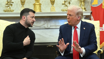 Bloomberg: Τι προβλέπει το deal που προτείνουν οι ΗΠΑ για τα ορυκτά - Ο Τραμπ βάζει τον Ζελένσκι να πληρώσει και με... τόκο, όλη την αμερικανική βοήθεια που έχει λάβει