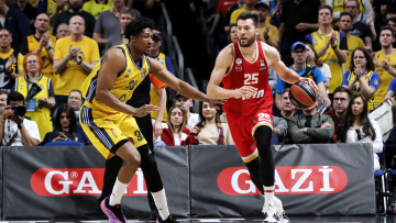 Άλμπα-Ολυμπιακός 92-100: Με «καυτό» Πίτερς επέστρεψε στις νίκες και στην κορυφή - Βίντεο 