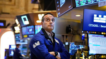 Καταστροφικό διήμερο για την Wall Street - Την «γκρέμισαν» οι δασμοί του Τραμπ, την αποτελείωσαν τα κινεζικά αντίποινα 