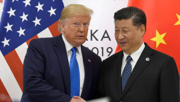 Η Κίνα δεν κάνει πίσω στους δασμούς Τραμπ - Τι λένε οι αναλυτές για τον εμπορικό πόλεμο