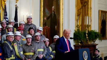 Τραμπ: Οι ΗΠΑ ήδη παίρνουν 2 δισ. δολάρια την ημέρα από τους δασμούς 