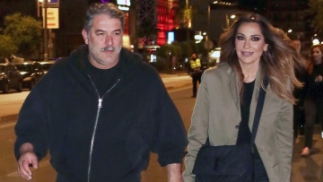 Δέσποινα Βανδή και Βασίλης Μπισμπίκης σε νέα βραδινή τους έξοδο - Δείτε φωτογραφίες