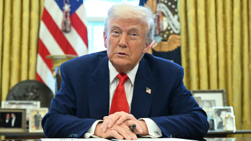 Ο Τραμπ εξαιρεί κινητά, υπολογιστές και τσιπ από τους νέους δασμούς - Ανάσα για Apple, Samsung και TSMC