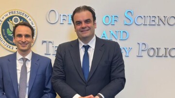 Συνάντηση Πιερρακάκη με τον Μάικλ Κράτσιος για επενδύσεις, οικονομία και τεχνητή νοημοσύνη