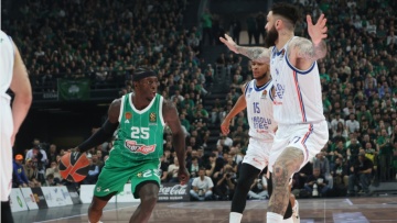 Βίντεο: Η φάση στο τέλος του αγώνα με την Εφές που διαμαρτύρεται ο Παναθηναϊκός για φάουλ του Πουαριέ στον Ναν 