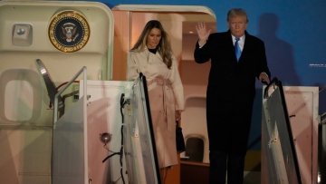 Στη Ρώμη ο Τραμπ μαζί με τη Μελάνια για την κηδεία του πάπα Φραγκίσκου 