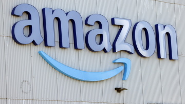 Η Amazon διαψεύδει ότι σχεδιάζει να αναγράφει το κόστος των δασμών Τραμπ στην πλατφόρμα της