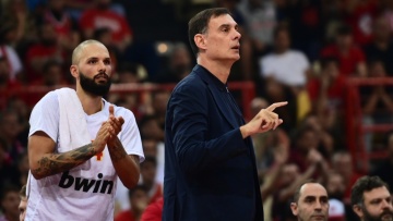 Μπαρτζώκας μετά την ήττα στη Μαδρίτη: «Ελπίζω να παίξει ο Φουρνιέ στο Game 4» 