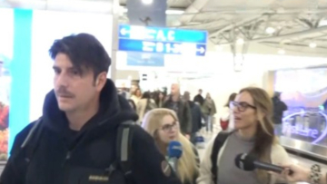 Ντορέττα Παπαδημητρίου - Γιώργος Γεροντιδάκης: Η κοινή εμφάνιση στο αεροδρόμιο και η αντίδραση στην τηλεοπτική κάμερα