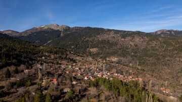  Αρτοτίνα-Γραμμένη Οξυά: Ανοιξιάτικο long weekend ανάμεσα στα έλατα