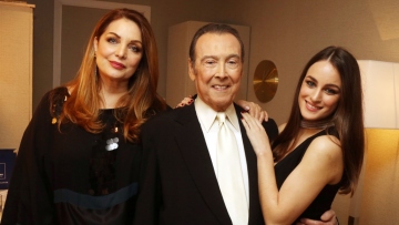  Η Άντζελα Γκερέκου μίλησε για την κόρη της και τον Τόλη Βοσκόπουλο - «Μου τον θυμίζει σε πολλά σημεία»