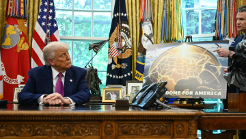 Ο Τραμπ ανακοίνωσε τον Χρυσό Θόλο: «Θα μπορεί να αναχαιτίσει πυραύλους που προέρχονται ακόμη και από την άλλη άκρη της Γης ή από το Διάστημα»