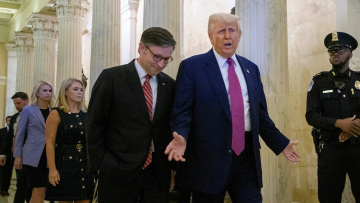 «Ένα Μεγάλο Όμορφο Νομοσχέδιο»: Η πύρρειος νίκη του Τραμπ για τη φορολογική μεταρρύθμιση - Φόβοι ότι θα εκτοξεύσει το χρέος και θα προκαλέσει «στρατιές» ανασφάλιστων