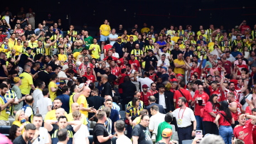 Άμπου Ντάμπι 2025: Ένταση μεταξύ οπαδών του Ολυμπιακού και της Φενέρ στην Etihad Arena - Δείτε βίντεο 