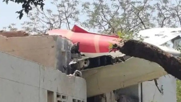 Αεροπορική τραγωδία στην Ινδία: Επιβάτης στο ίδιο αεροπλάνο δύο ώρες πριν καταπέσει ισχυρίζεται ότι είχε τεχνικά προβλήματα
