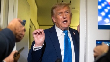 Ο Τραμπ κλιμακώνει την πίεση προς την Τεχεράνη: Απαίτησε ιρανική παράδοση άνευ όρων 