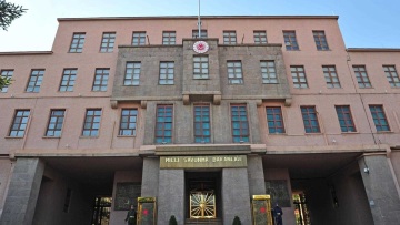 Η Νατοϊκή αντιαεροπορική άμυνα  εξουδετέρωσε πύραυλο από το Ιράν πριν φτάσει στον εναέριο χώρο της Τουρκίας,  «έχουμε δικαίωμα να απαντήσουμε» λέει η Άγκυρα 